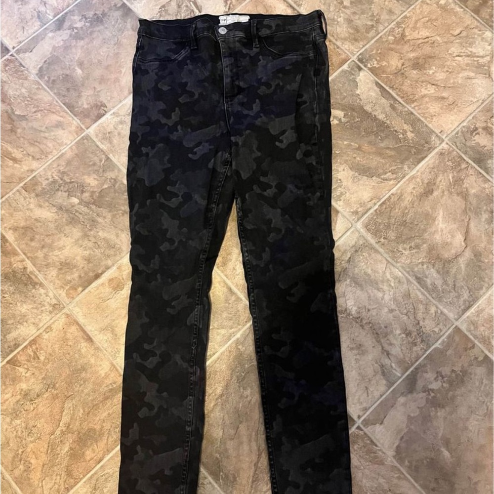 Free People Jeans Patterned 31 camo